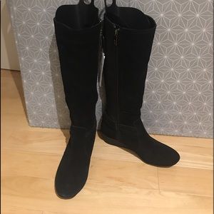 NWT Anne Klein suede boots